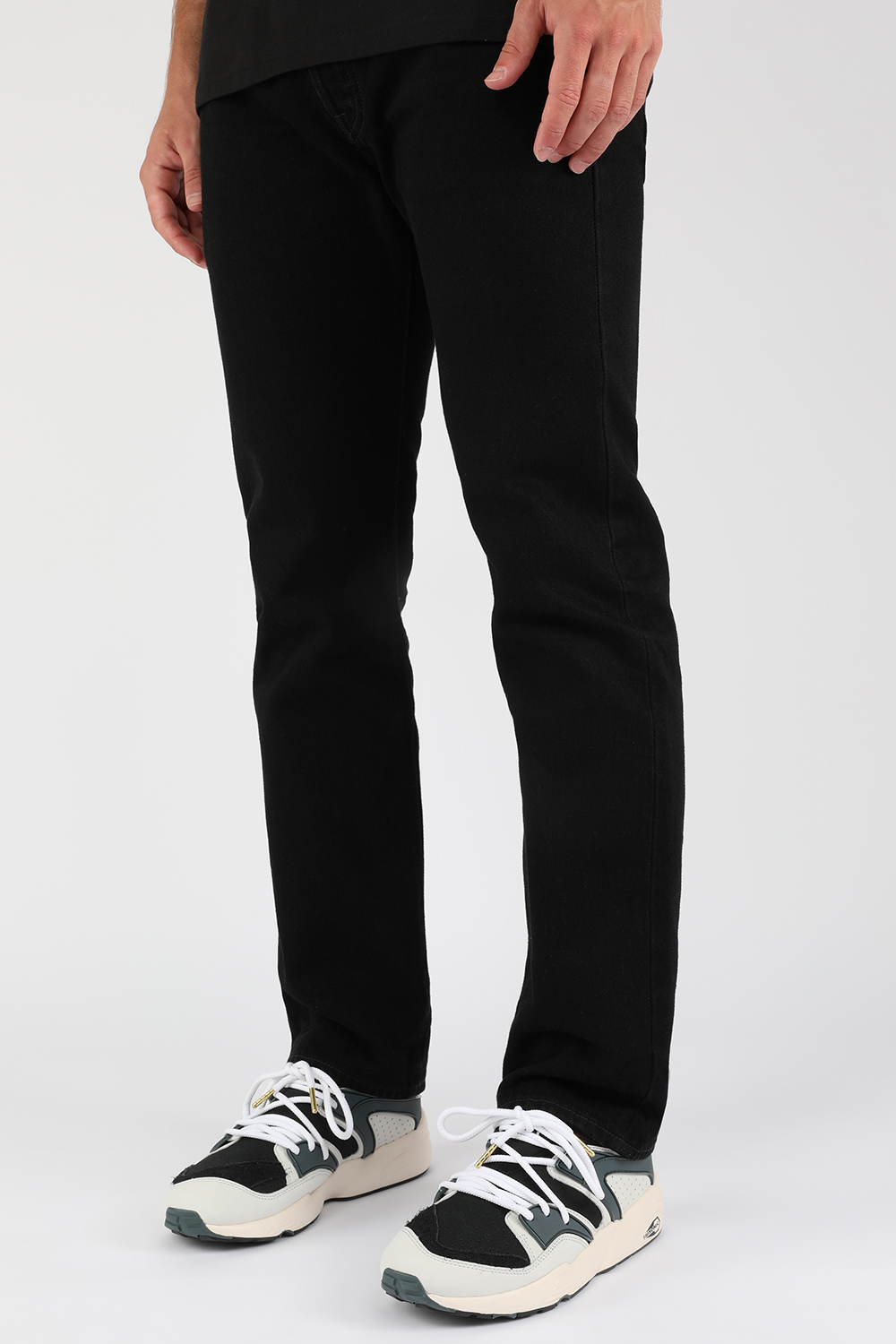 תמונת כל הלוק של נעלי סניקרס בלייז אוף גלורי אפורות